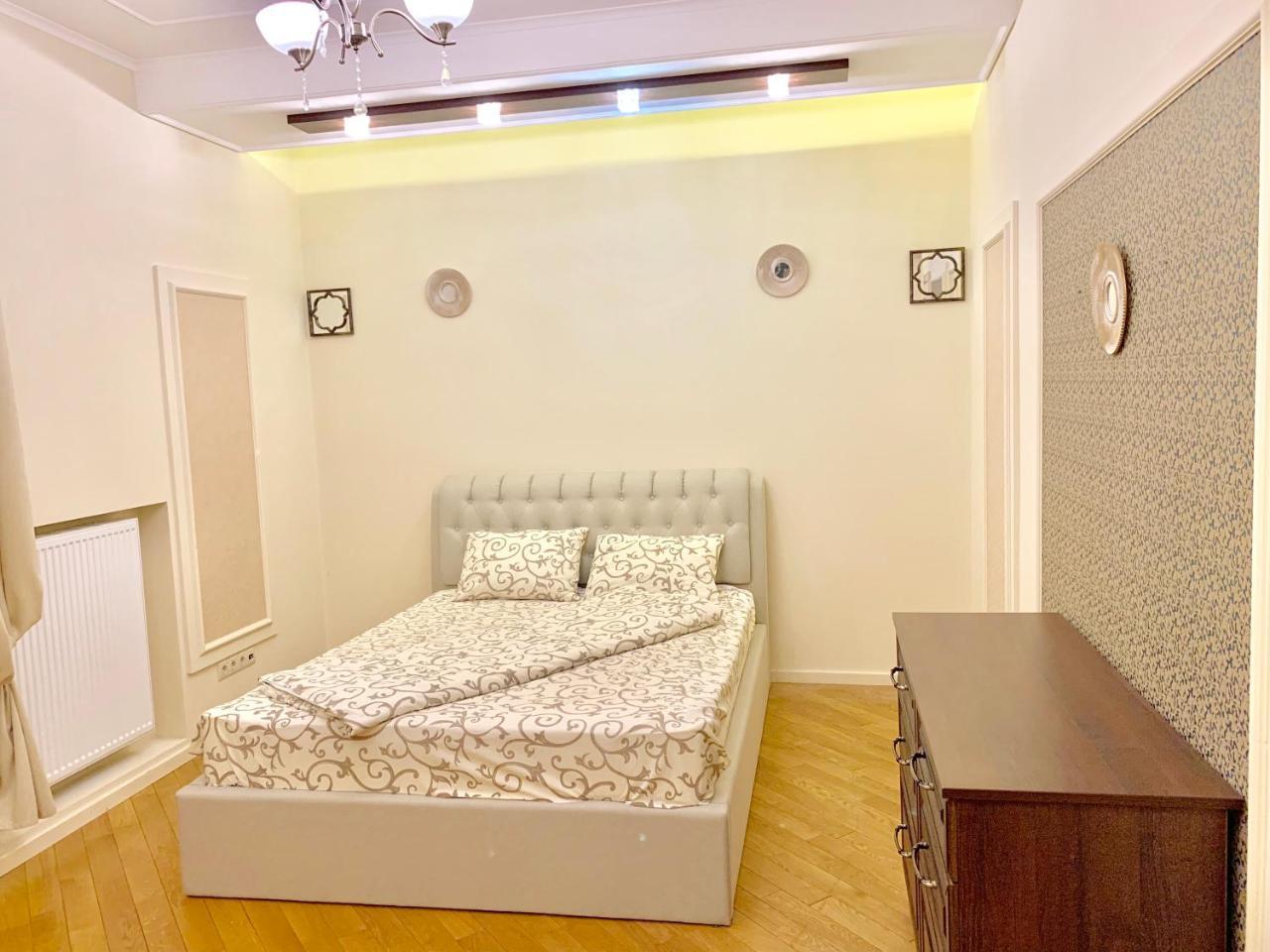 Two-Bedroom On Lesi Ukrainky Lemberg Exterior foto