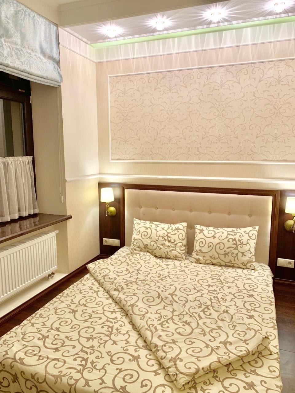 Two-Bedroom On Lesi Ukrainky Lemberg Exterior foto
